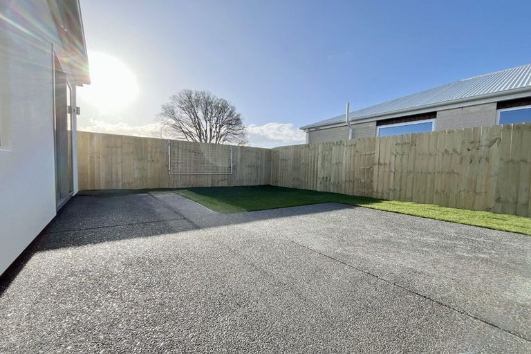 Photo of property in 21 Rita Angus Road, Belfast, 8051