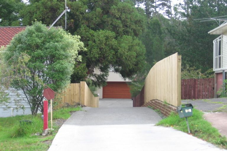 Photo of property in 58 Castleford Street, Green Bay, Auckland, 0604