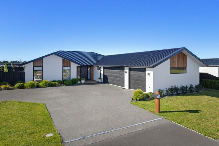 Photo of property in 19 Suffolk Drive, Kirwee, 7571