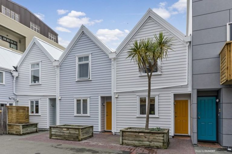 Photo of property in Victoria Villas, 43/35u Pirie Street, Mount Victoria, Wellington, 6011