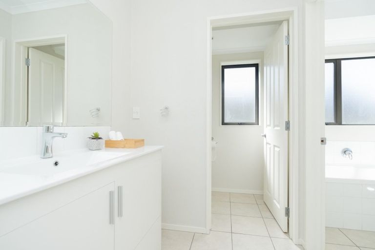 Photo of property in 10 Tarrango Way, Rototuna, Hamilton, 3210