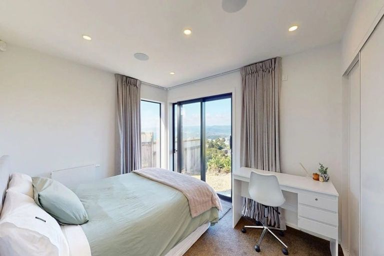 Photo of property in 49 Ashton Fitchett Drive, Brooklyn, Wellington, 6021