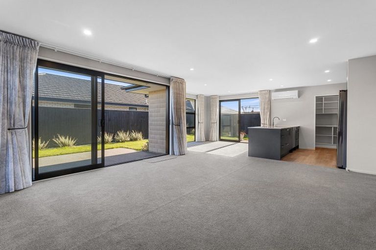 Photo of property in 48 William Deans Drive, Prebbleton, 7604