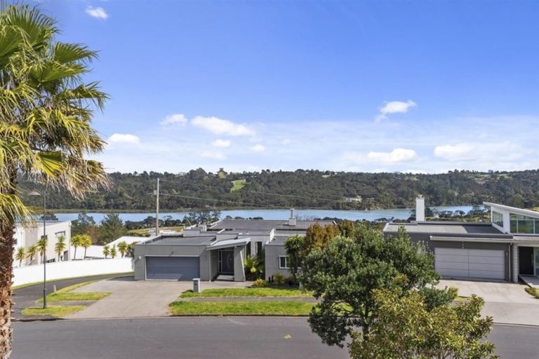 Photo of property in 75 Kittiwake Drive, Schnapper Rock, Auckland, 0632