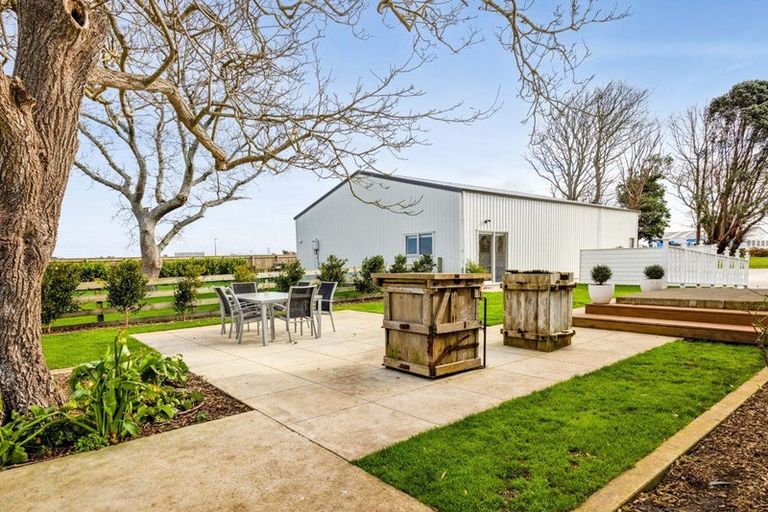 Photo of property in 76 Turuturu Road, Hawera, 4674