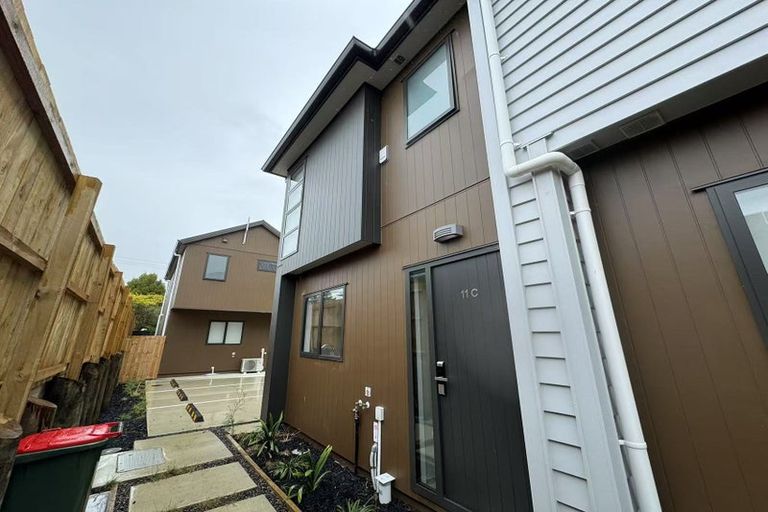 Photo of property in 11e Mawney Road, Henderson, Auckland, 0610