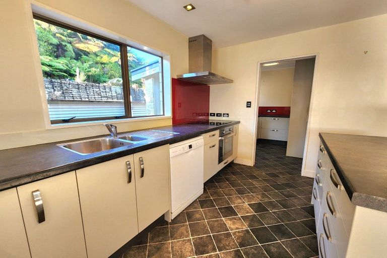 Photo of property in 22 Loris Place, Karoro, Greymouth, 7805