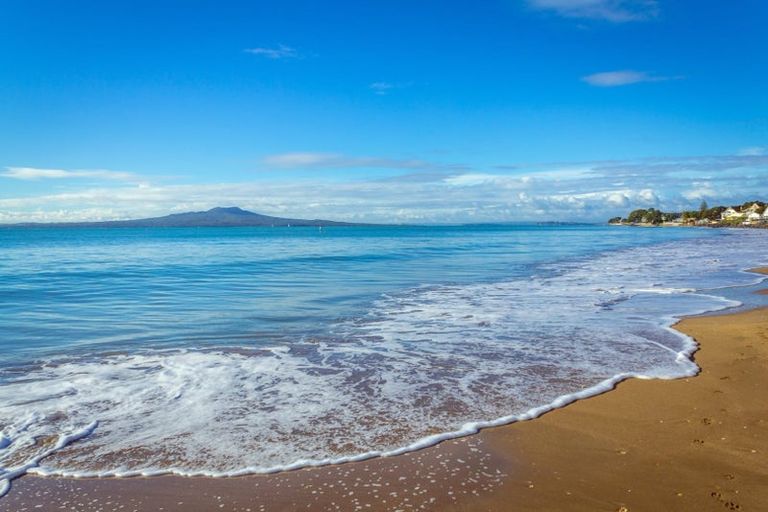 Photo of property in Frank Sargeson Apts, 204/74 Anzac Street, Takapuna, Auckland, 0622
