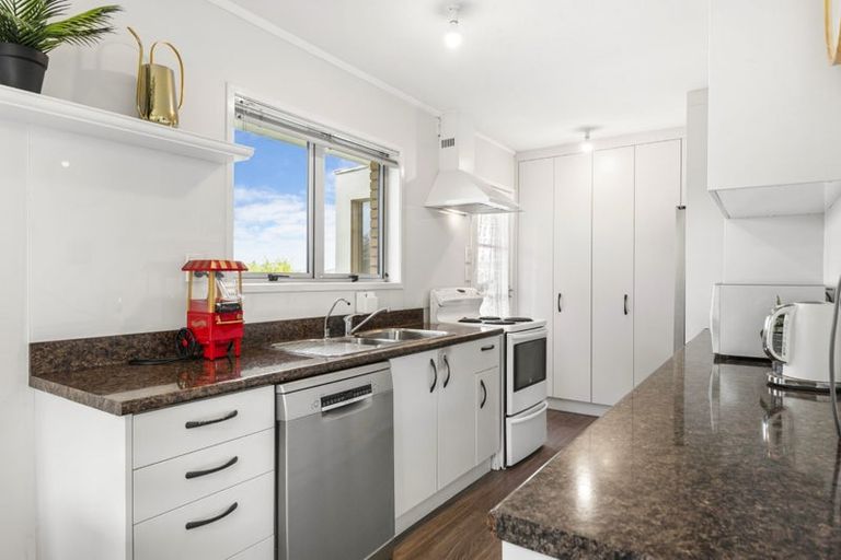 Photo of property in 5/9 Manuka Road, Bayview, Auckland, 0629