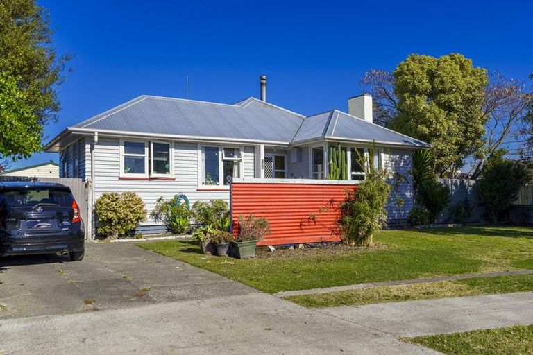 Photo of property in 18 Wyatt Avenue, Onekawa, Napier, 4110