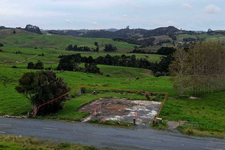 Photo of property in 111 Te Rawhiti Road, Matakohe, 0594
