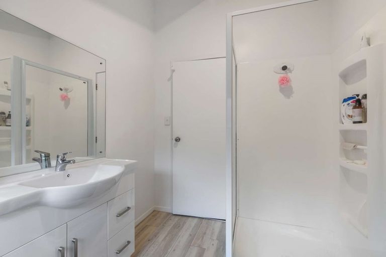Photo of property in 147k Glengarry Road, Glen Eden, Auckland, 0602