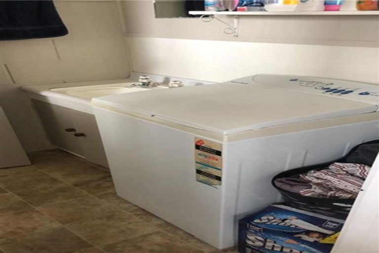 Photo of property in 76 Helvetia Road, Pukekohe, 2120