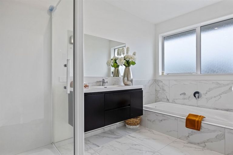 Photo of property in 2 Romanee Lane, Wigram, Christchurch, 8025