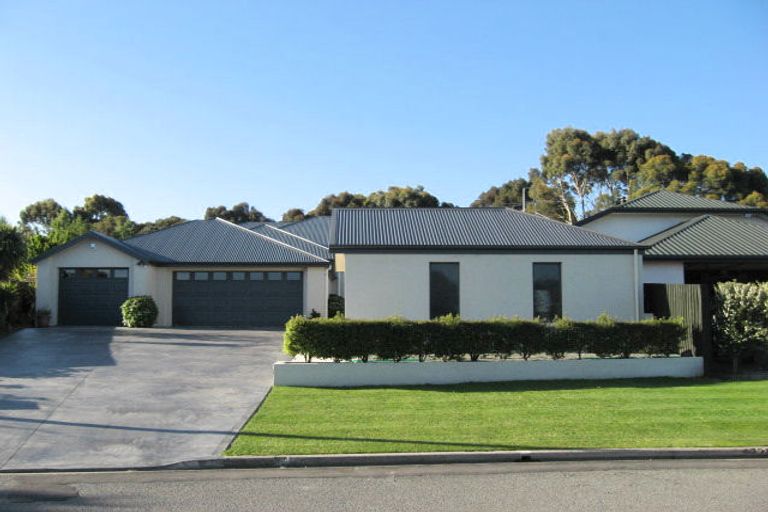 Photo of property in 15 Mcdougal Place, Kaiapoi, 7630