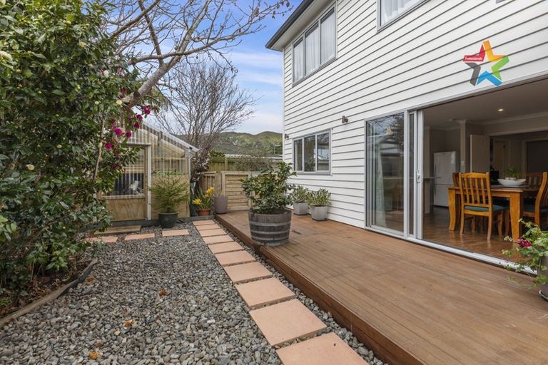 Photo of property in 27a Hardy Street, Waterloo, Lower Hutt, 5011