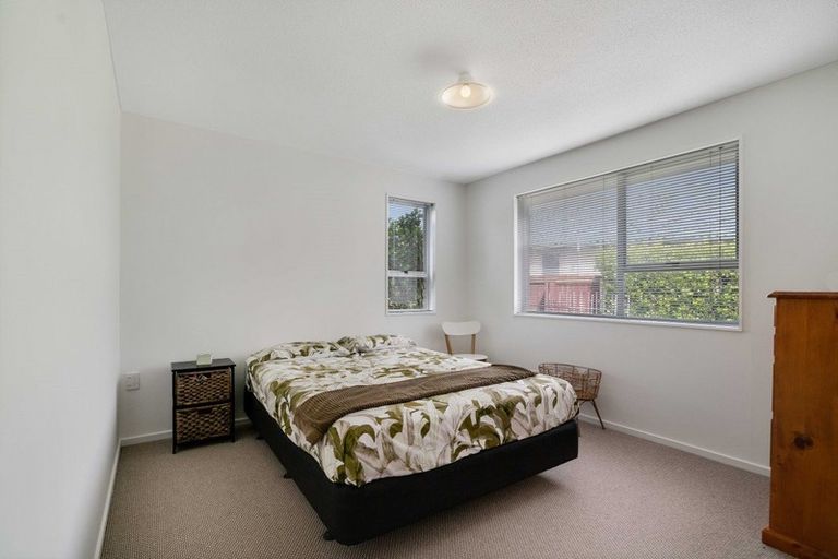 Photo of property in 34 Oakley Crescent, Hornby, Christchurch, 8042