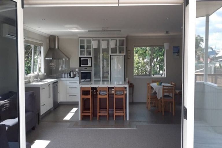 Photo of property in 211 Vista Paku, Pauanui, Hikuai, 3579