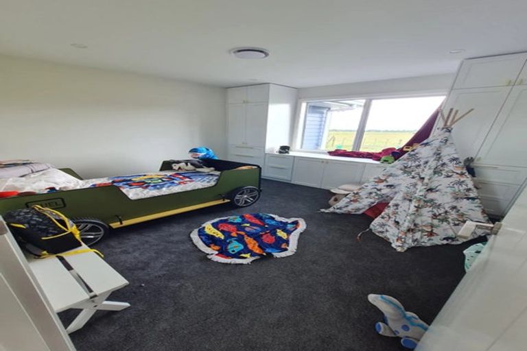 Photo of property in 33 Oriwa Lane, Levin, 5571