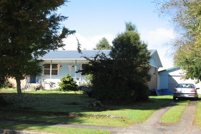 Photo of property in 17 Kenmore Place, Tokoroa, 3420
