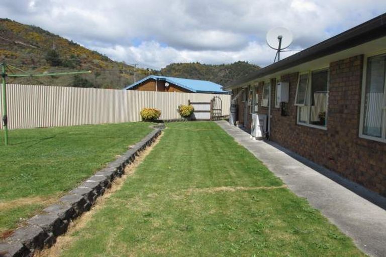 Photo of property in 59 Davis Street, Reefton, 7830