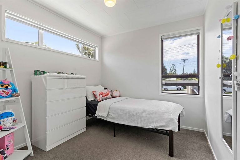 Photo of property in 1/86 Stanley Road, Glenfield, Auckland, 0629