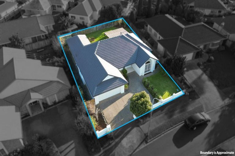 Photo of property in 8 Yarlside Place, Northpark, Auckland, 2013