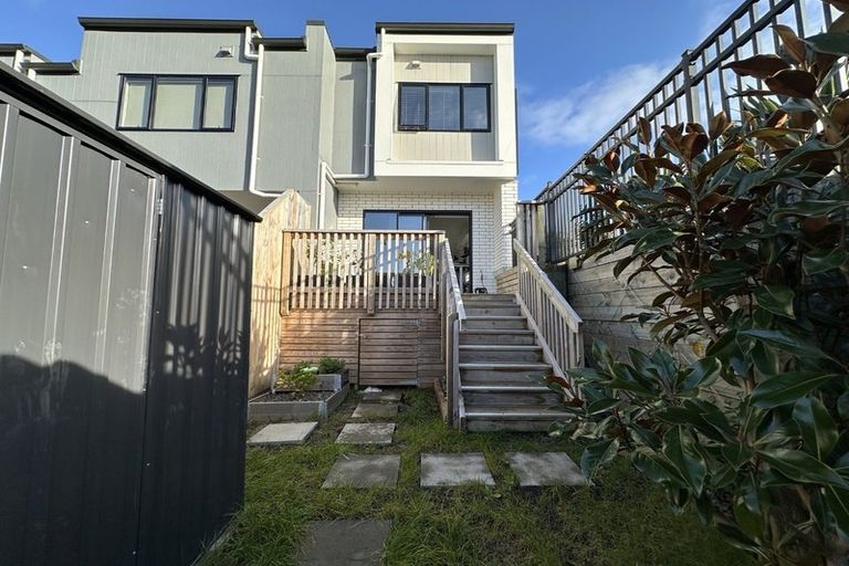 Photo of property in 3 Morihana Close, Glen Eden, 0602