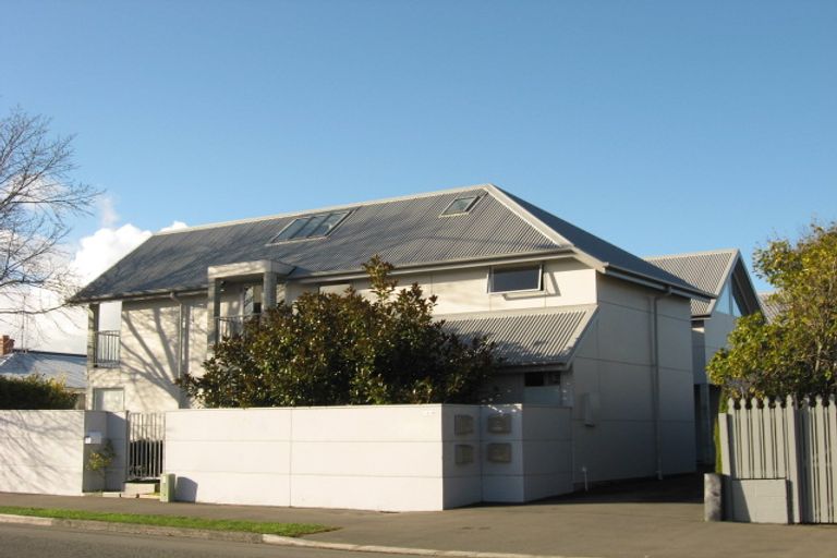 Photo of property in 2/1010 Colombo Street, St Albans, Christchurch, 8014