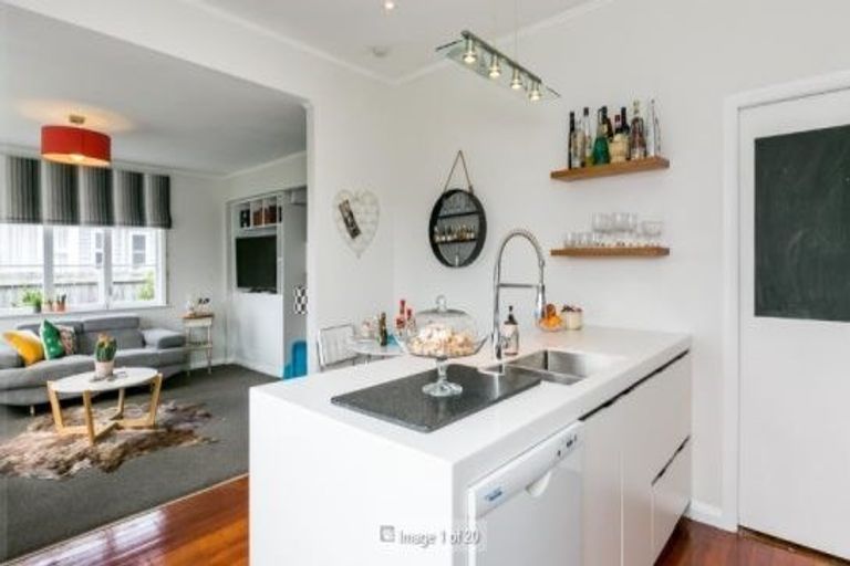 Photo of property in 35 Nuffield Avenue, Marewa, Napier, 4110