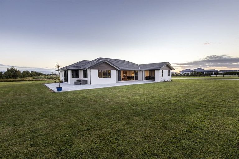 Photo of property in 7 Hartwell Drive, Kelvin Grove, Palmerston North, 4470