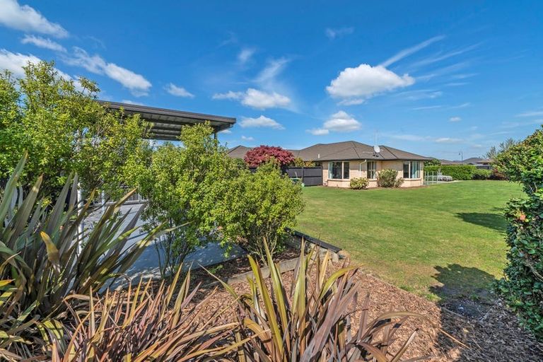 Photo of property in 15 Kingsley Place, Rolleston, 7614