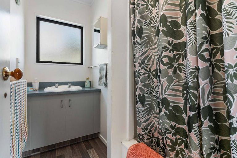 Photo of property in 129b Barbara Avenue, Whangamata, 3620