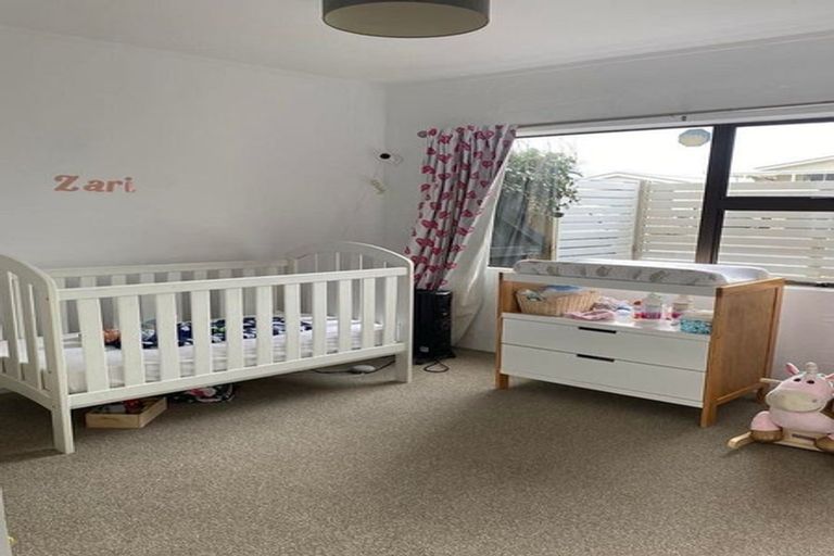 Photo of property in 1 Nukumea Common, Orewa, 0931