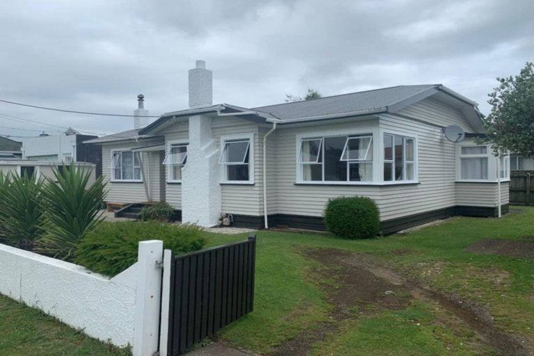 Photo of property in 24 Morrissey Street, Hawera, 4610