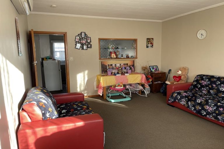 Photo of property in 2/210 Grove Road, Mayfair, Hastings, 4122