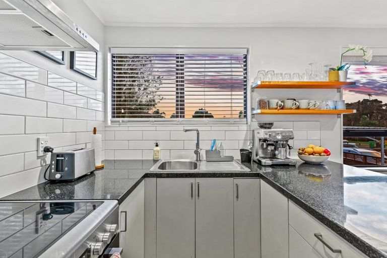 Photo of property in 239 Waitemata Drive, Ranui, Auckland, 0612