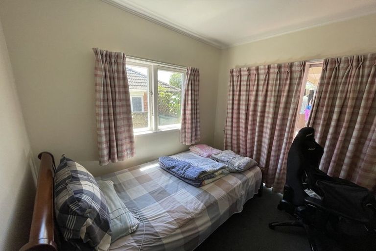 Photo of property in 53 Kaurilands Road, Titirangi, Auckland, 0604