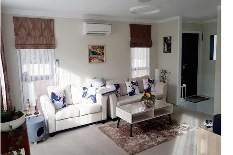 Photo of property in 71b Solar Road, Glen Eden, Auckland, 0602