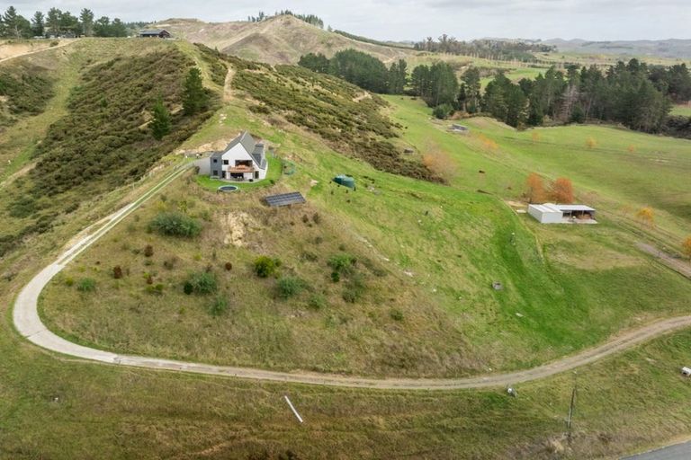 Photo of property in 21 Rochfort Road, Kahuranaki, Havelock North, 4295