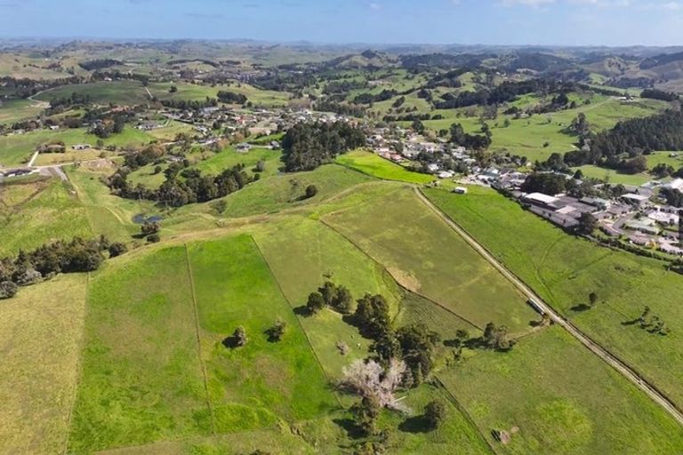 Photo of property in 122 Hurndall Street East, Maungaturoto, 0520