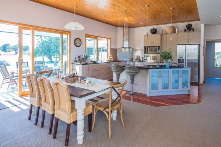 Photo of property in 36 Longbeach Drive, Castlecliff, Whanganui, 4501