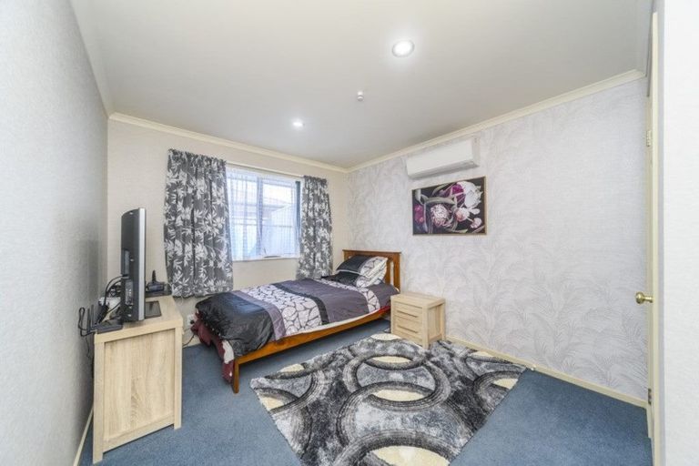 Photo of property in 146 Ruapehu Drive, Fitzherbert, Palmerston North, 4410