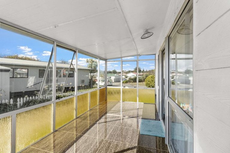 Photo of property in 2/6 Wicklow Place, Bell Block, New Plymouth, 4312