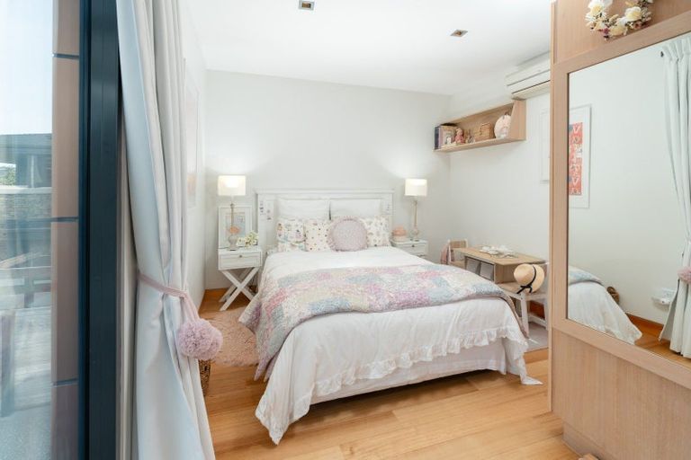 Photo of property in 11 Boardwalk Lane, Seatoun, Wellington, 6022