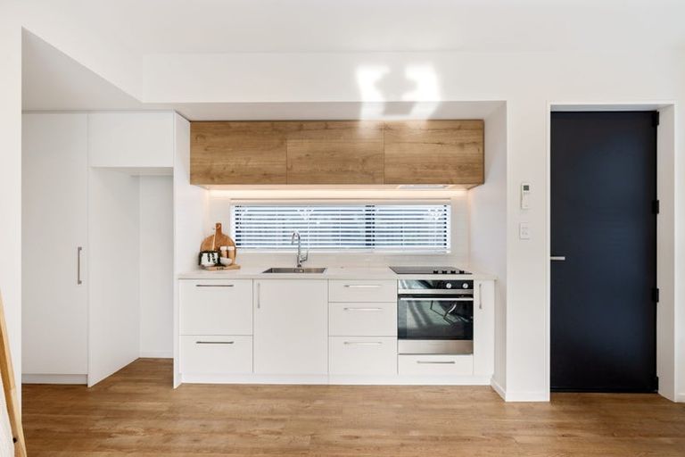 Photo of property in 2/59 Waimairi Road, Upper Riccarton, Christchurch, 8041