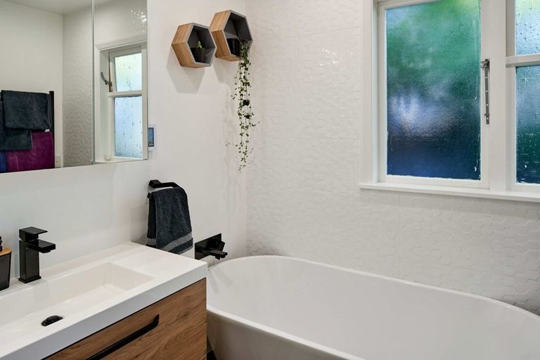 Photo of property in 37 Cluny Road, Plimmerton, Porirua, 5026