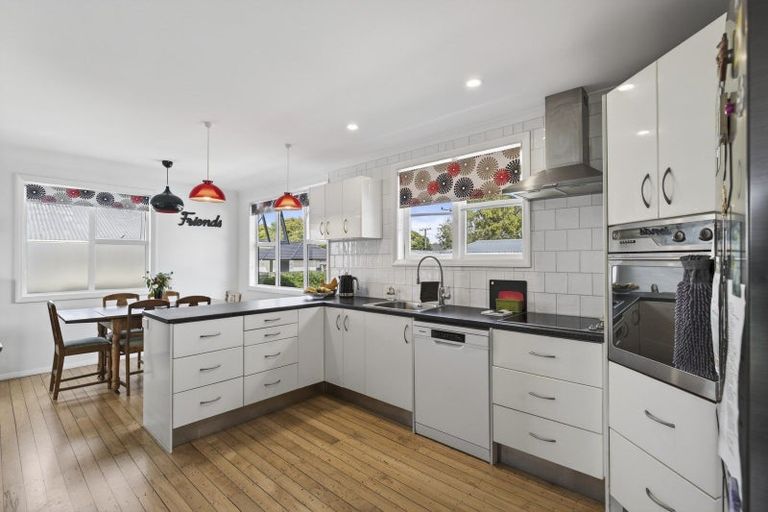 Photo of property in 18 Cowling Road, Hurdon, New Plymouth, 4310