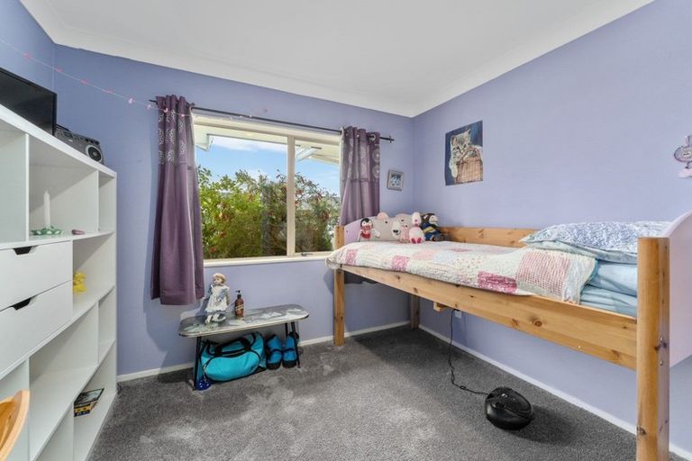 Photo of property in 24 Harry Shaw Way, Raumati South, Paraparaumu, 5032
