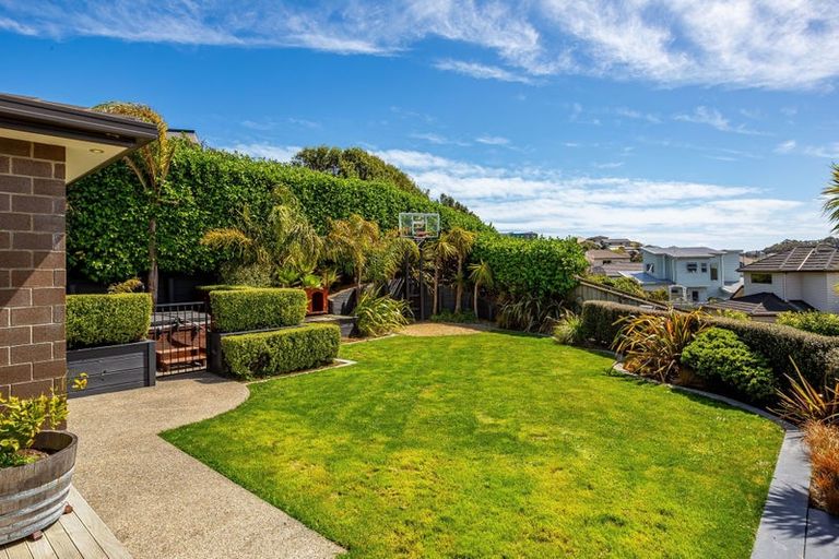 Photo of property in 17 Dusky Crescent, Aotea, Porirua, 5024